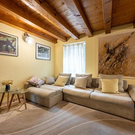 Alpine Apartment Аоста Экстерьер фото