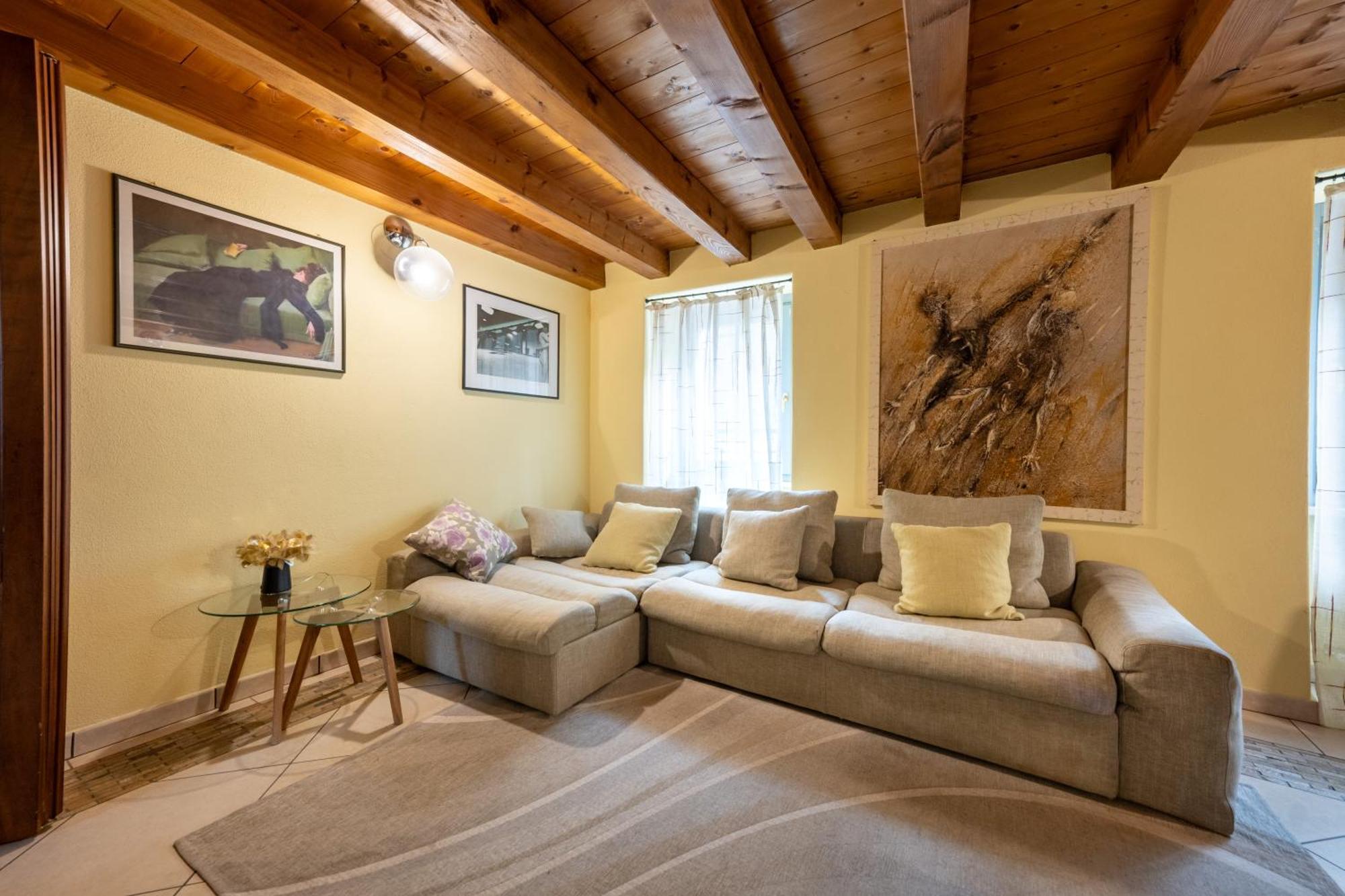 Alpine Apartment Аоста Экстерьер фото
